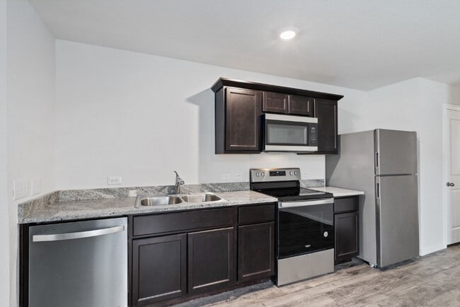 Building Photo - 1153 Magnolia St