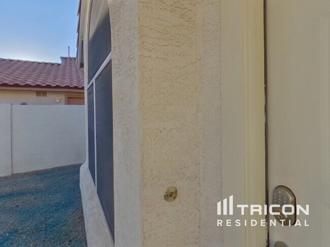 Building Photo - 12209 W Edgemont Ave