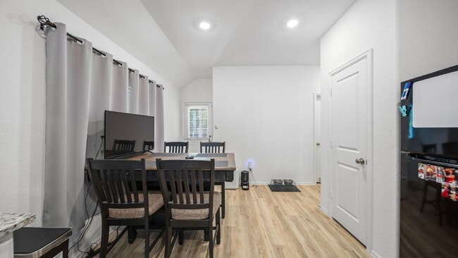 Building Photo - Spacious, well-maintained 4-bedroom, 2-bath single-story home designed for comfortable everyday l...