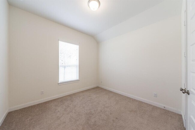 Building Photo - 27026 Soapstone Terrace Ln