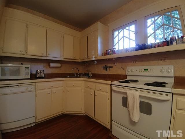 Building Photo - 404 Pittsboro St