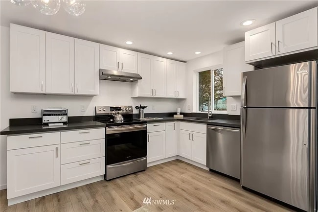 Building Photo - 1758 16th Ave. S