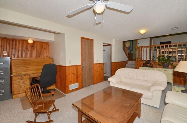 Building Photo - Fantastic 4BR, 3.5BA! Deck, FP, great yard, location!! (Regal)