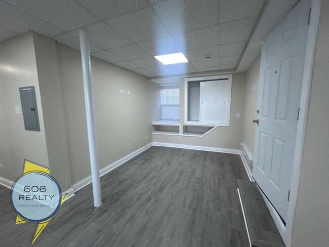 Building Photo - Beautiful Berwyn Apartments on Kenilworth!