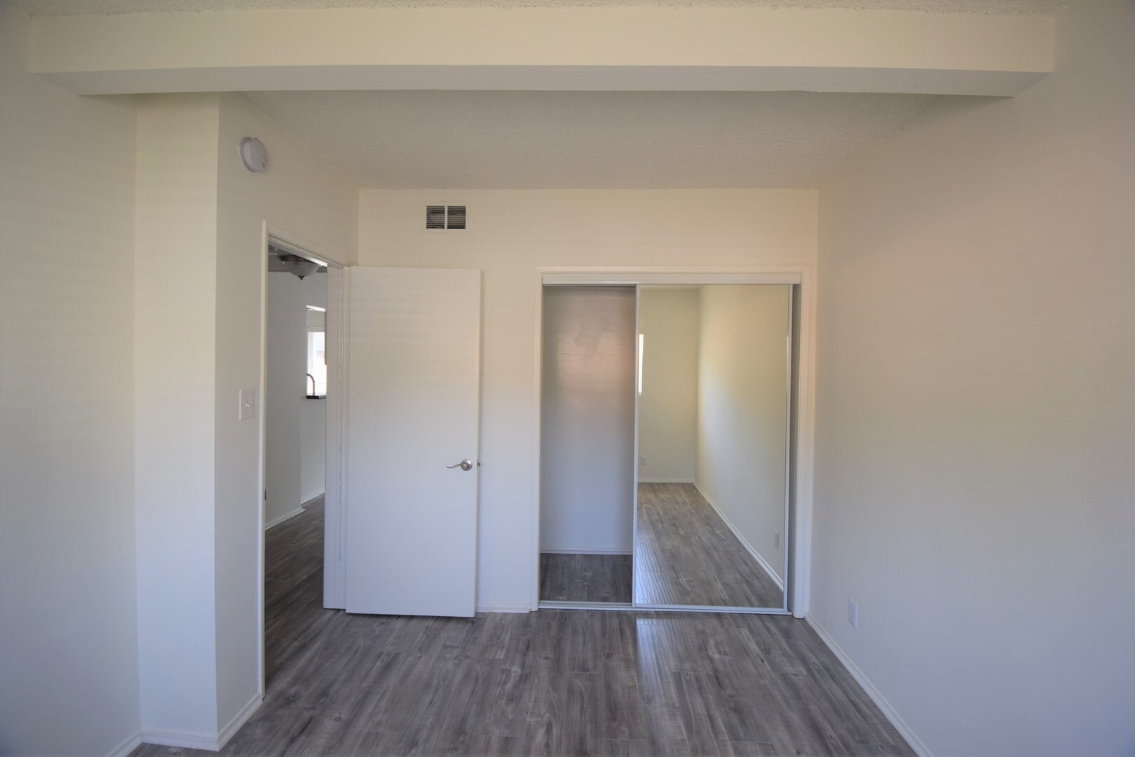 Building Photo - 2429 Cheremoya Ave