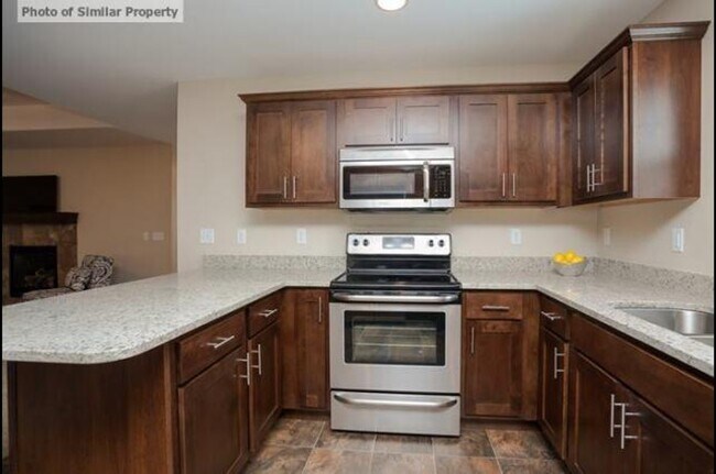 Building Photo - 536 Meadow Oak Cir