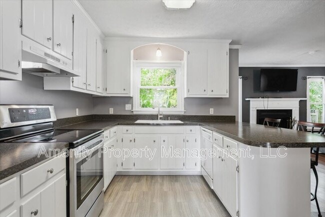 Building Photo - 32 Wainwright Dr