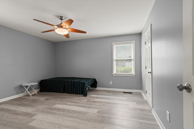 Building Photo - Great location in Five Points Area!