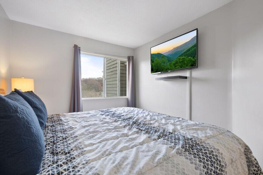 Building Photo - 1260 Ski View Dr