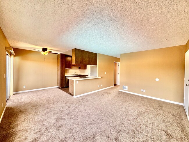 Building Photo - Great 2B/1BA Condo in Mira Mesa!