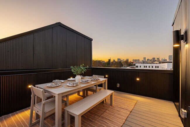 Building Photo - 1117 3rd Ave S