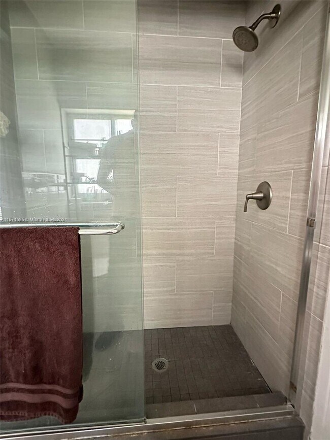 Building Photo - 1753 NE 18th St