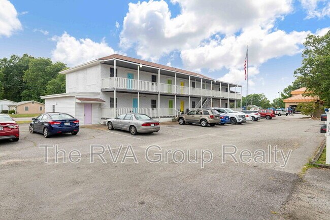 Primary Photo - 3807 Woodlawn St