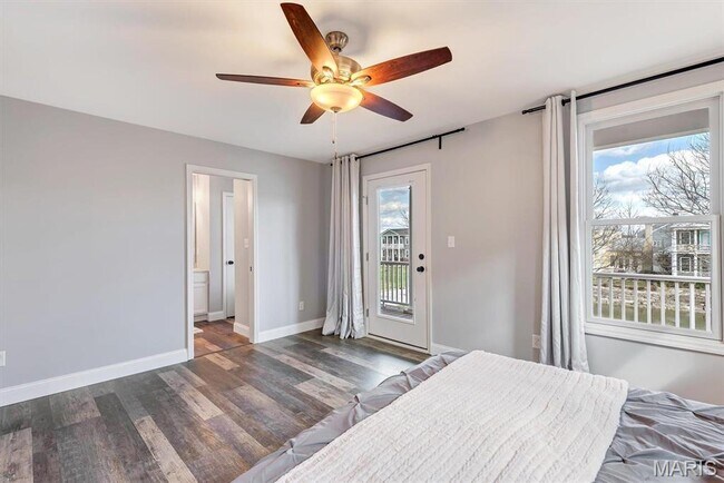 Building Photo - 5044 Arpent St