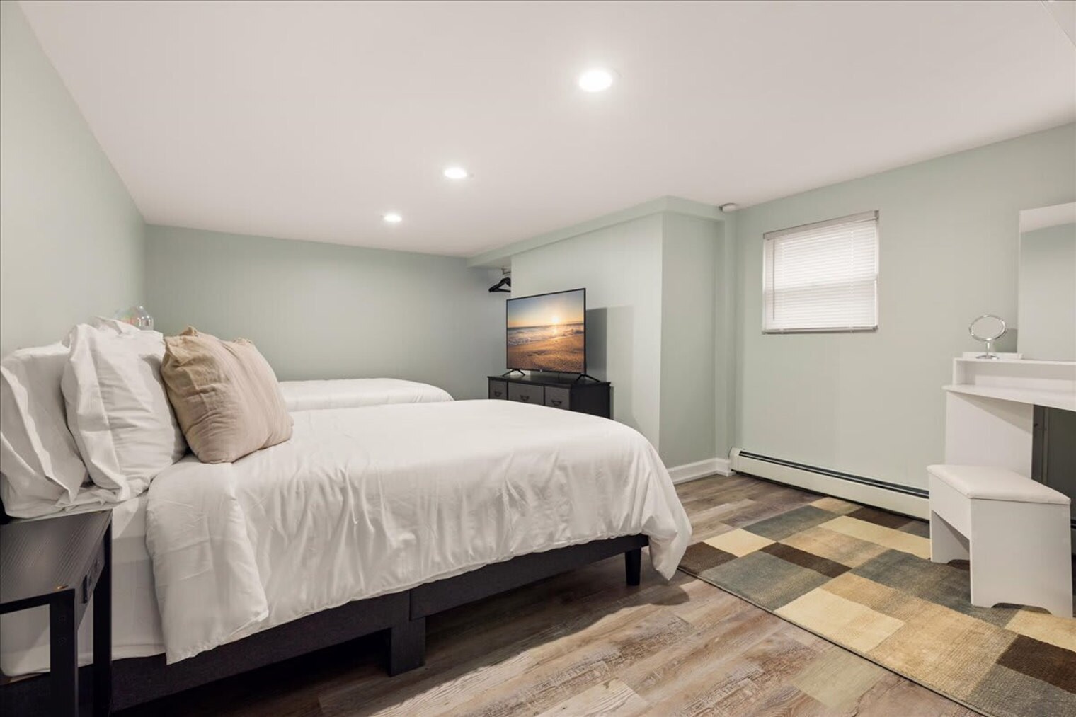 Building Photo - 27 S Oakland Ave