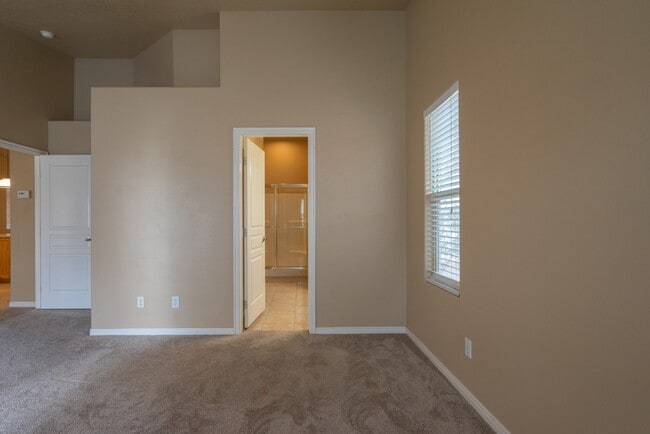 Building Photo - Dog Friendly 3 Bedroom Home In Painted Desert
