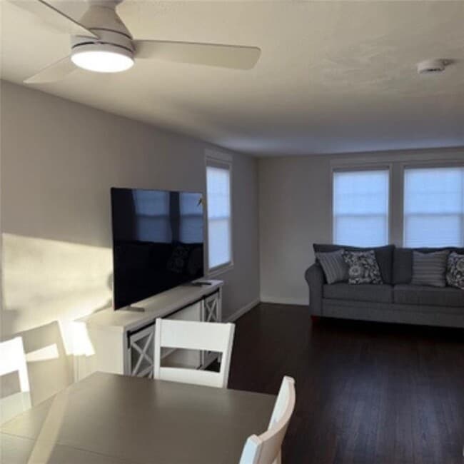 Building Photo - 349 Boulevard