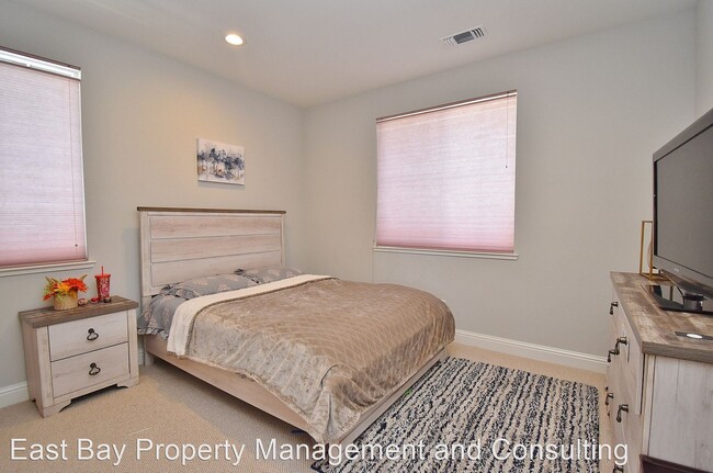 Building Photo - 1 br, 1 bath House - 33483 Bronco Loop-ADU