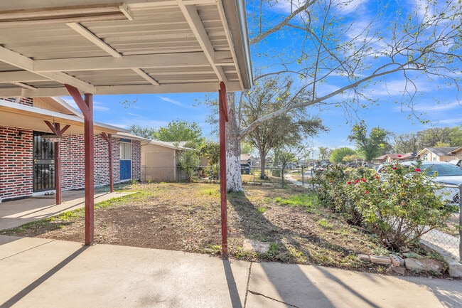 Building Photo - 5935 Highfield St