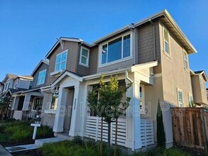 Building Photo - 2622 Gable St