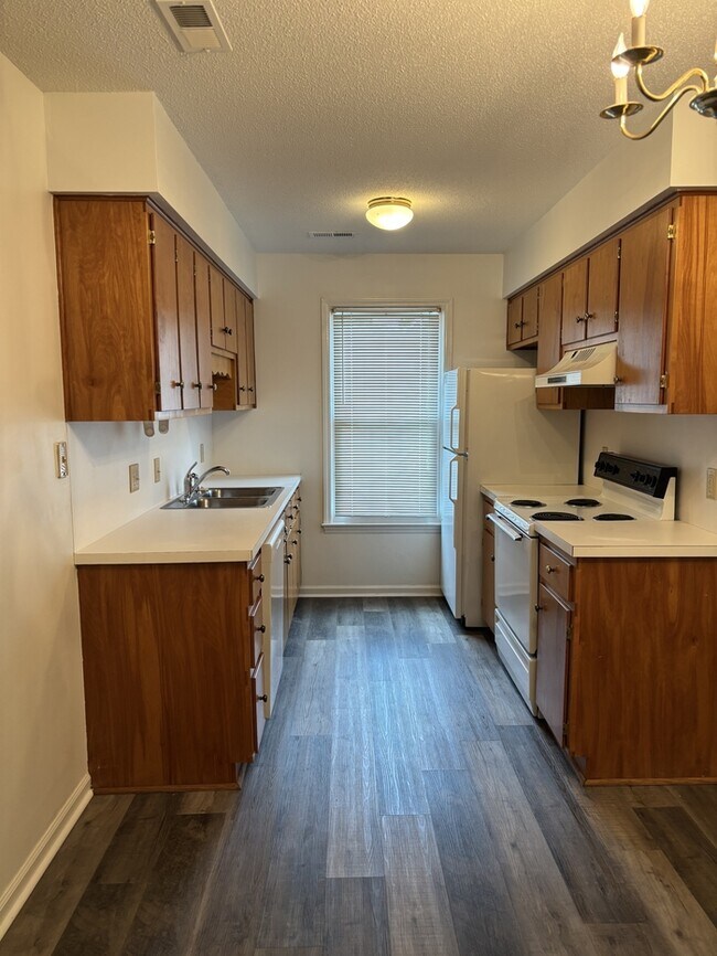 Building Photo - 209 S Lincoln St