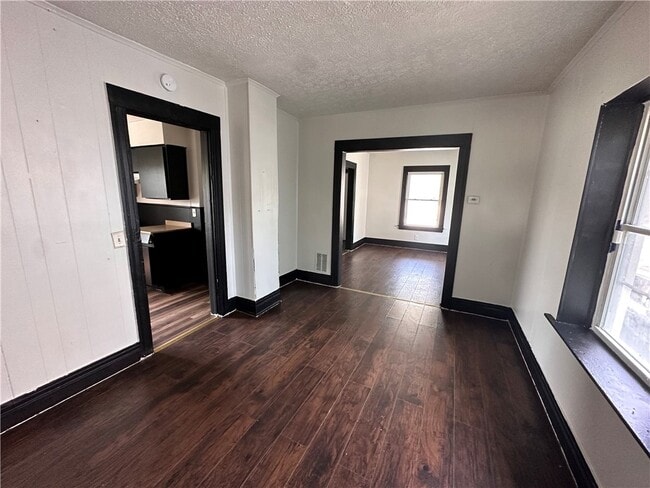 Building Photo - 52 Frances St