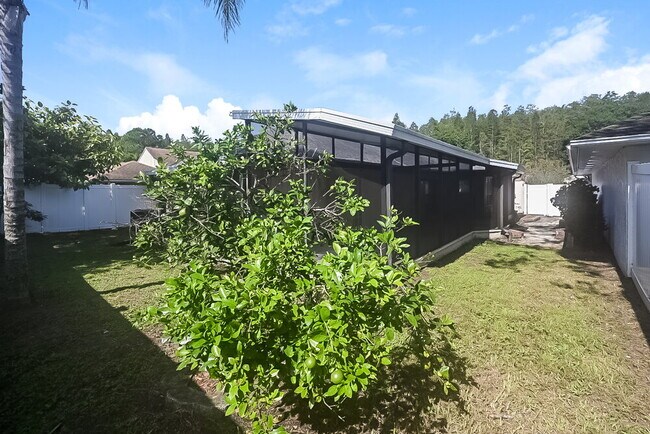 Building Photo - 5944 Birchwood Dr