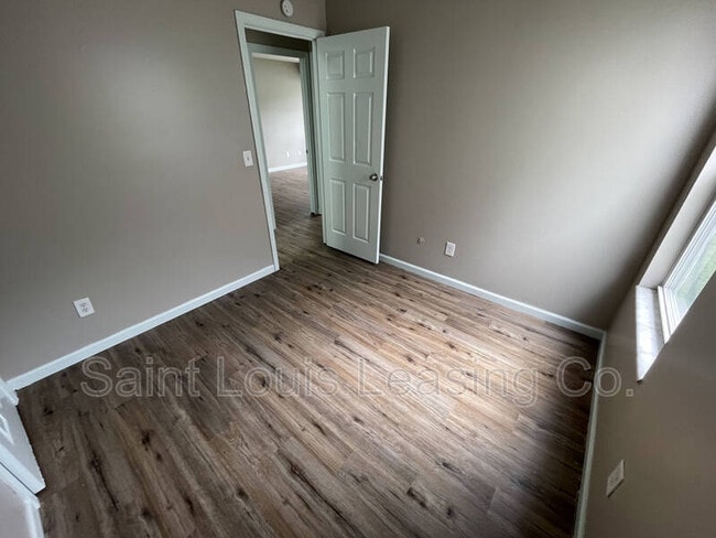 Building Photo - 864 Liberty Village Dr