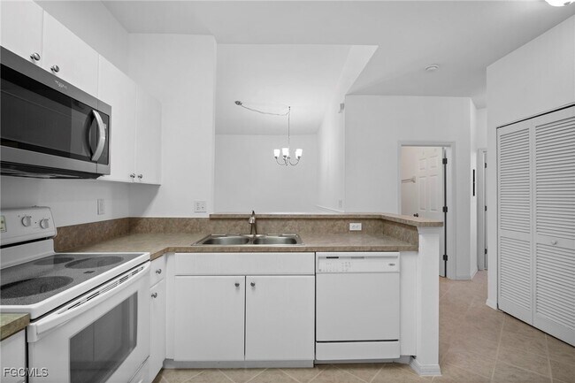 Building Photo - 4241 Bellasol Cir