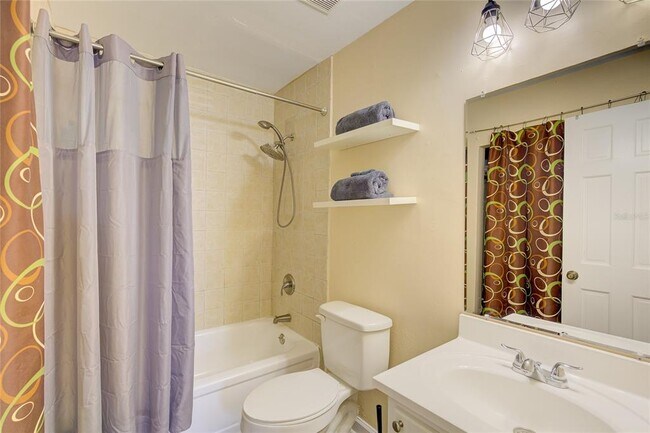 Building Photo - 501 S Magnolia Ave