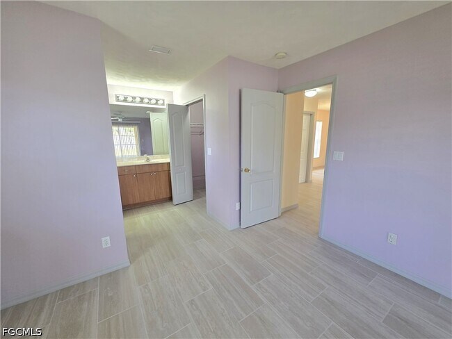 Building Photo - 4614 SW 9th Pl