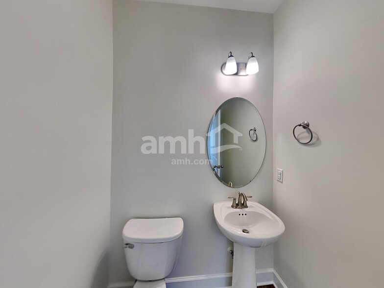Building Photo - 5083 Trailwater Dr