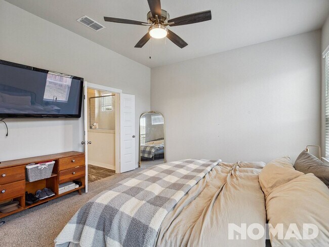 Building Photo - Updated 4-Bed, 3-Bath Home in Creekside – ...