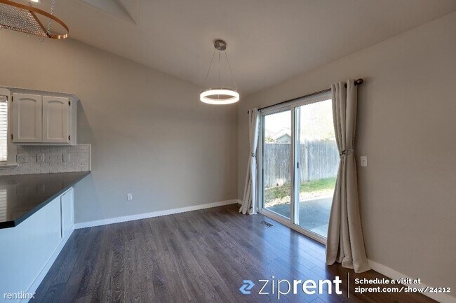 Building Photo - 3 br, 2 bath House - 6117 101st Place Nort...