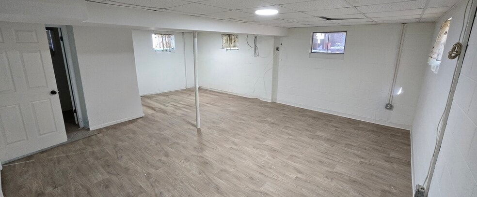 Building Photo - 2209 Shore Dr