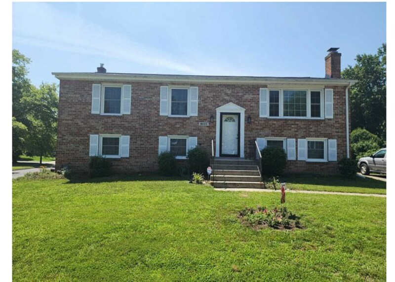 Primary Photo - 11943 Birchview Dr