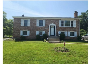 Building Photo - 11943 Birchview Dr