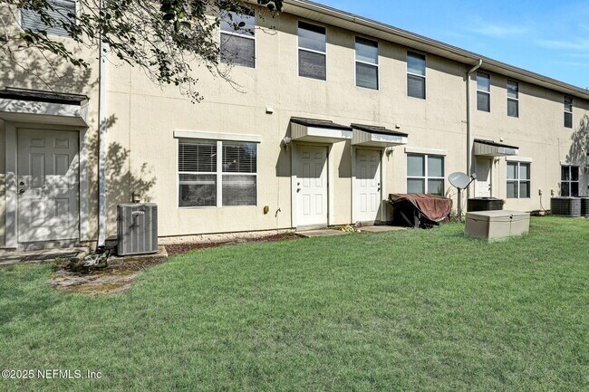 Building Photo - 1205 Southern Stream Ct