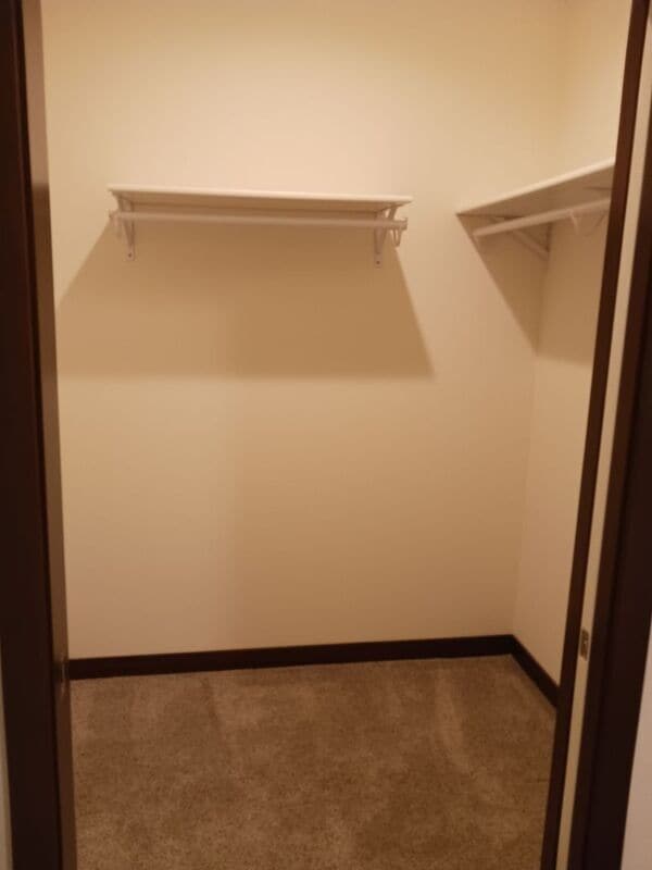 Building Photo - 942 Hadley Way