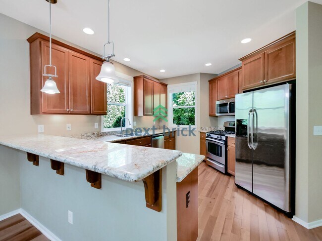 Building Photo - Rare 3 Bedroom 2.5 Bath Townhome for Rent!