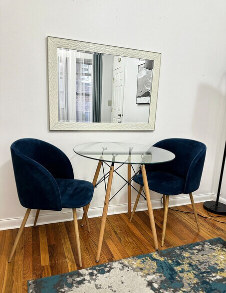 Building Photo - 317 E 75th St