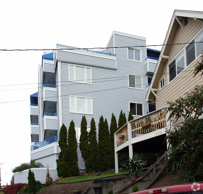 Queen Anne Ocean View Condos 2244 13th Ave W Seattle WA 98119