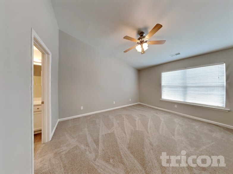 Building Photo - 175 Chesterbrook Ln