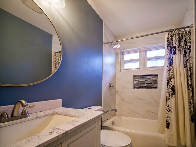 Building Photo - "Charming 2-Bedroom Retreat with Granite Elegance on Thornton Road!"