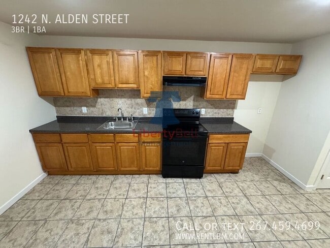 Building Photo - 1242 N Alden St