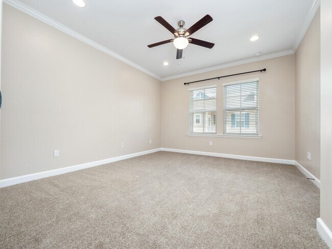 Building Photo - 1442 Resolute St