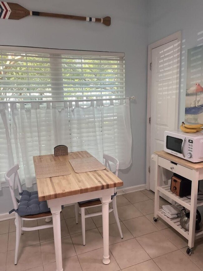 Building Photo - Stunning Two Bedroom Condo - Fully Furnished - Mira Vista - James Island