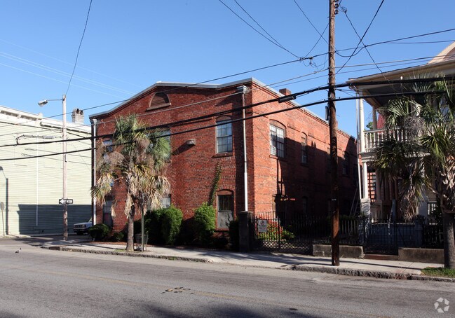 Building Photo - 76 Nassau St
