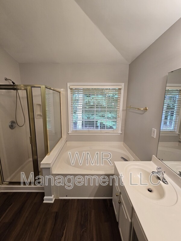 Building Photo - 7803 Harrington Woods Rd