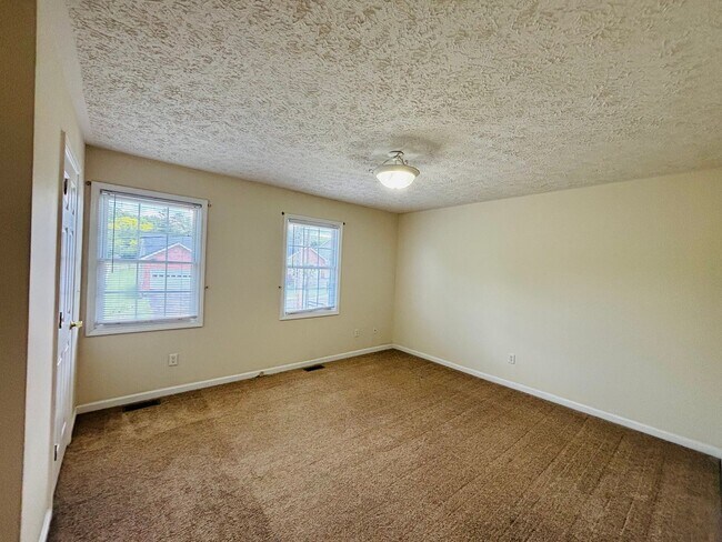 Building Photo - 409B Miller St SE